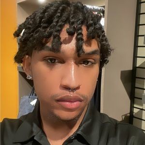 Meet your Posher, Ace